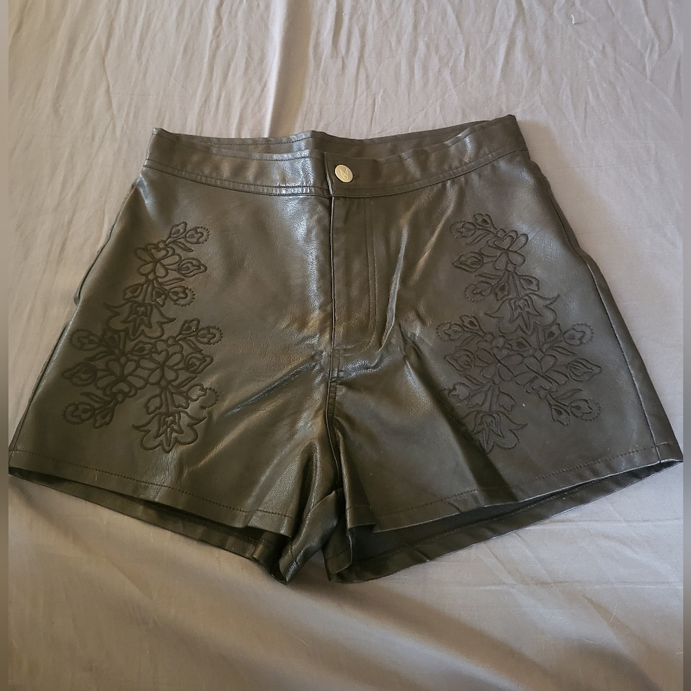 Faux leather embroidered shorts
